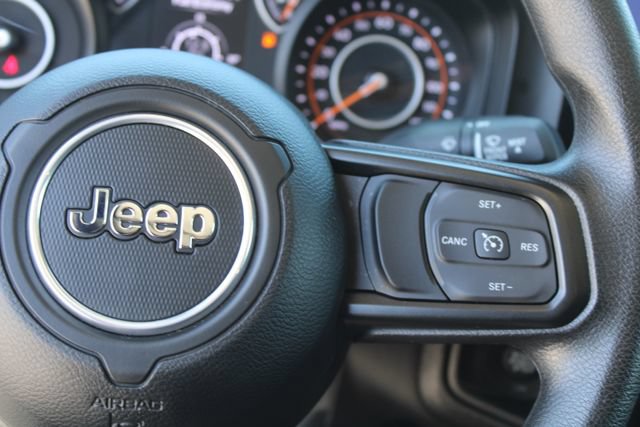 Used 2025 Jeep Gladiator Sport AWD/4WD image 19