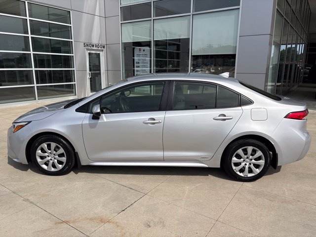 Used 2025 Toyota Corolla LE AWD/4WD image 6
