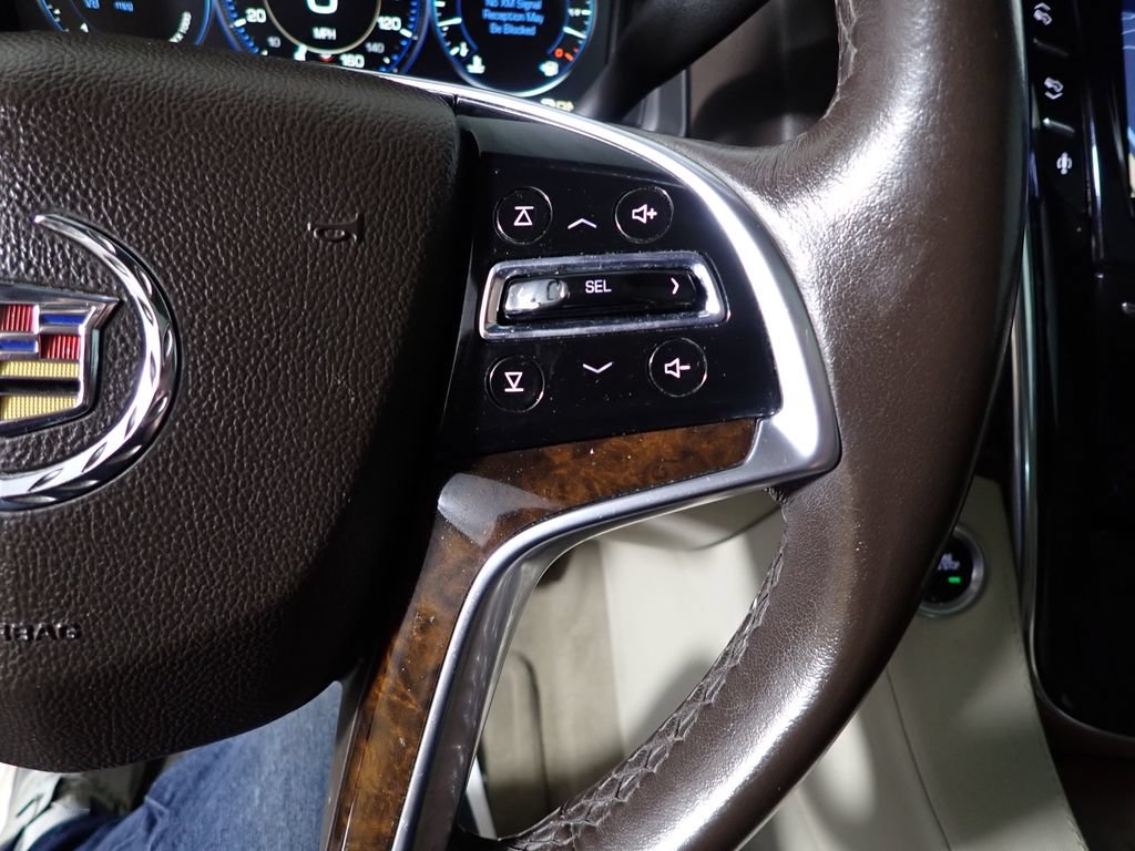 Used 2015 Cadillac Escalade Luxury AWD/4WD image 31