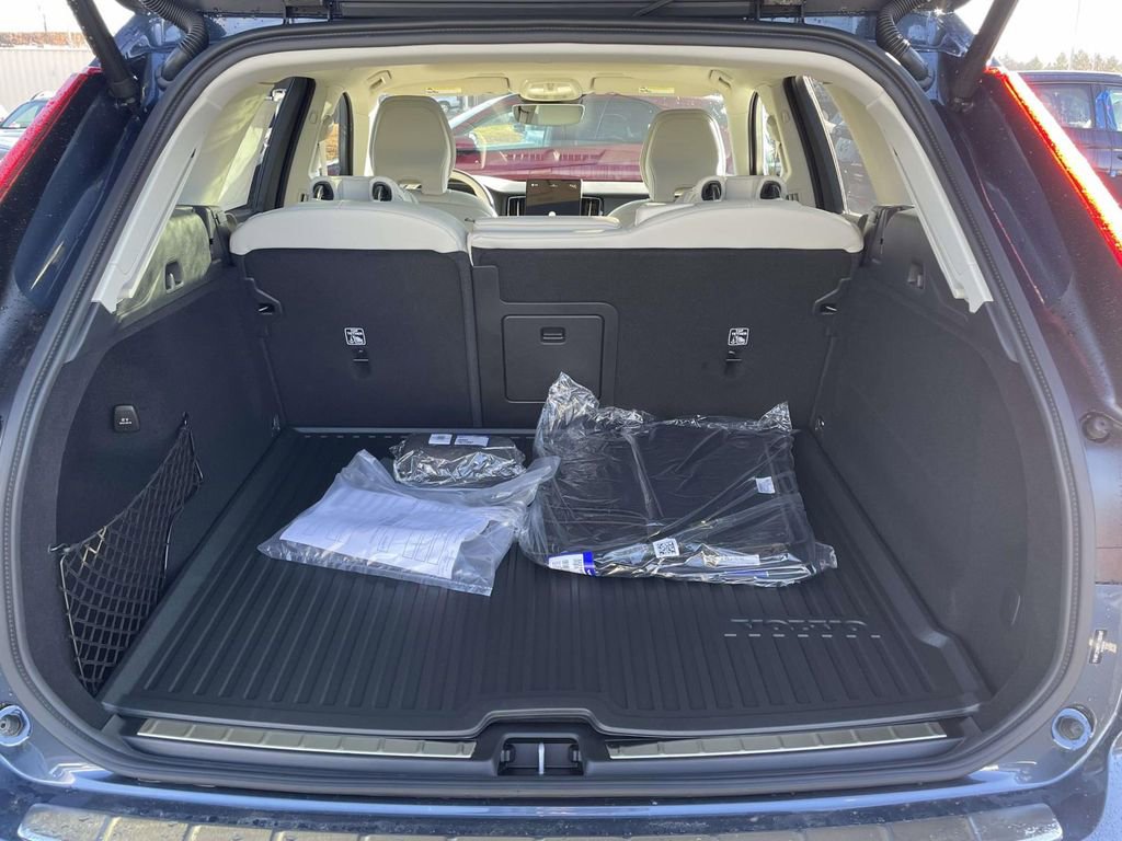 New 2026 Volvo XC60 B5 Ultra w/ Protection Package Premier image 29