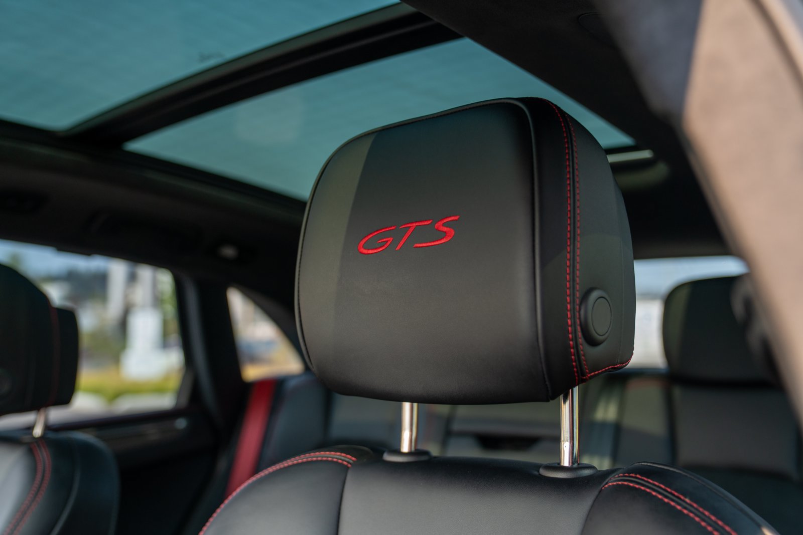 Certified 2024 Porsche Macan GTS AWD/4WD image 13