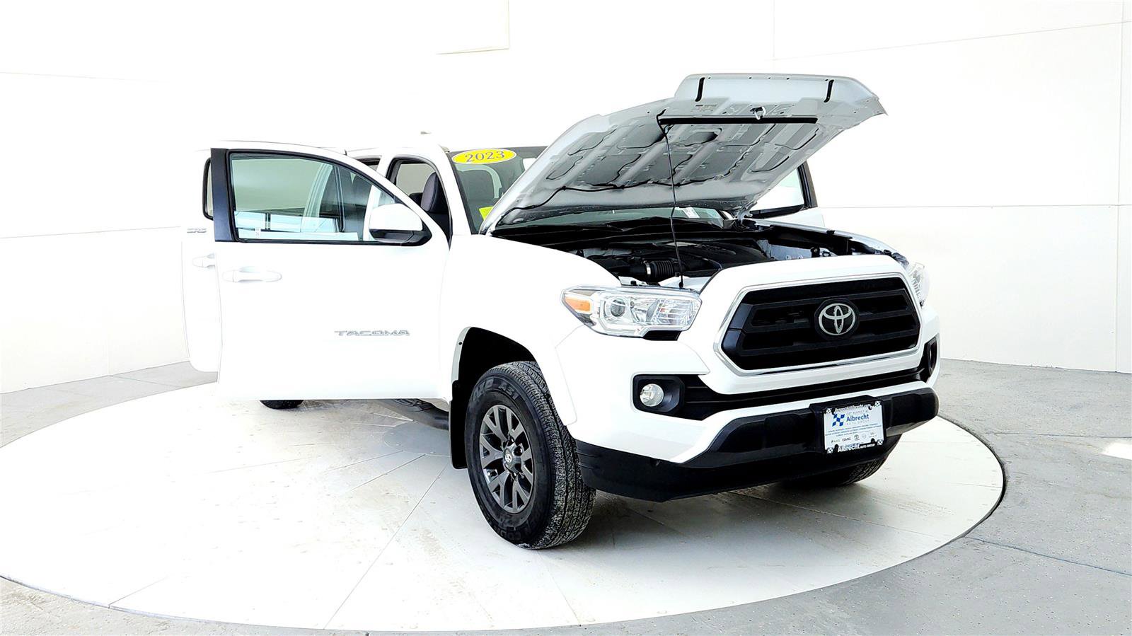 Certified 2023 Toyota Tacoma SR5 image 9