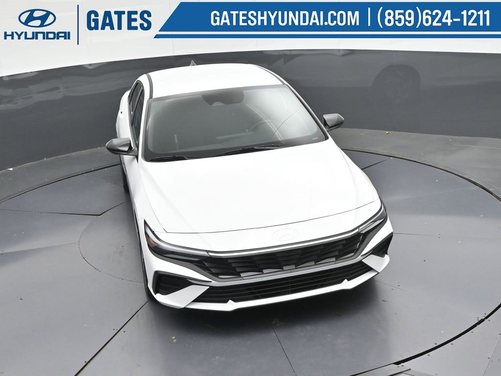 Used 2025 Hyundai Elantra Sport image 43