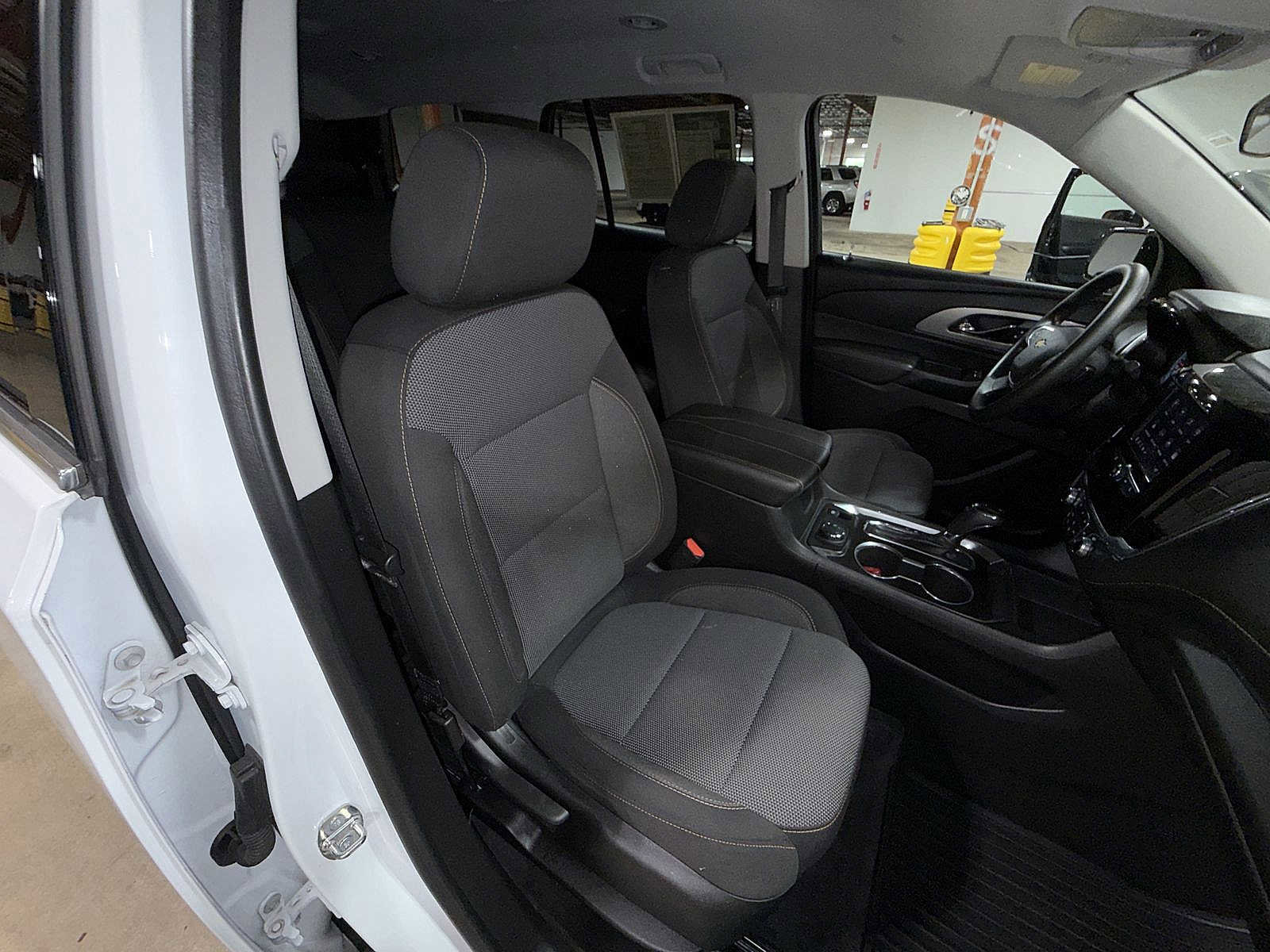 Used 2020 Chevrolet Traverse LS AWD/4WD image 16