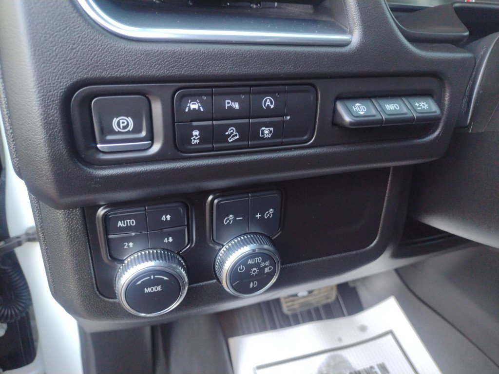 Used 2024 GMC Yukon AT4 w/ AT4 Premium Package image 24