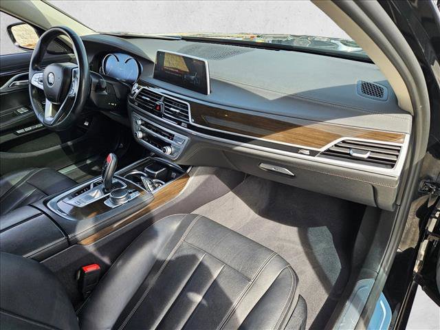 Used 2018 BMW 740e xDrive image 23