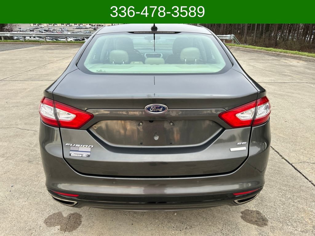 Used 2016 Ford Fusion SE w/ Equipment Group 202A image 4