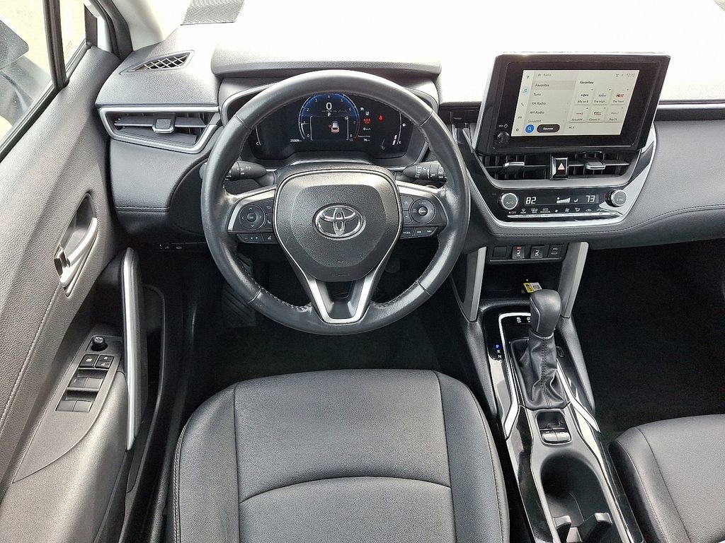 Used 2023 Toyota Corolla Cross XLE image 12