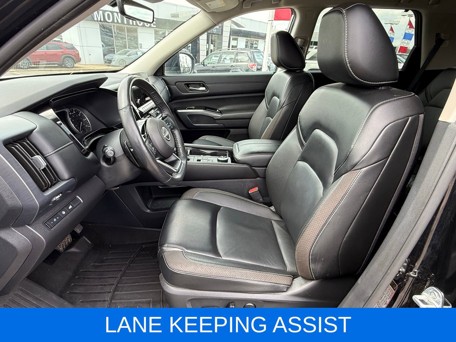 Used 2024 Nissan Pathfinder SL image 19