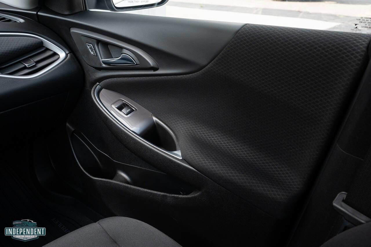 Used 2022 Chevrolet Malibu LT image 11