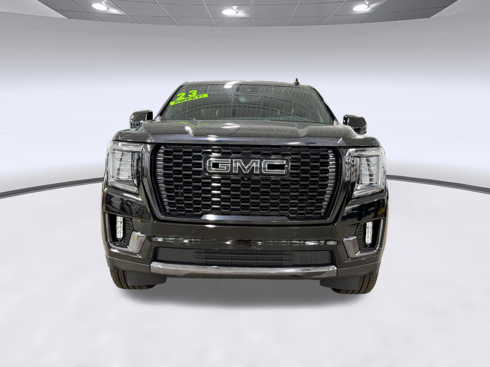 Used 2023 GMC Yukon Denali Ultimate AWD/4WD image 6