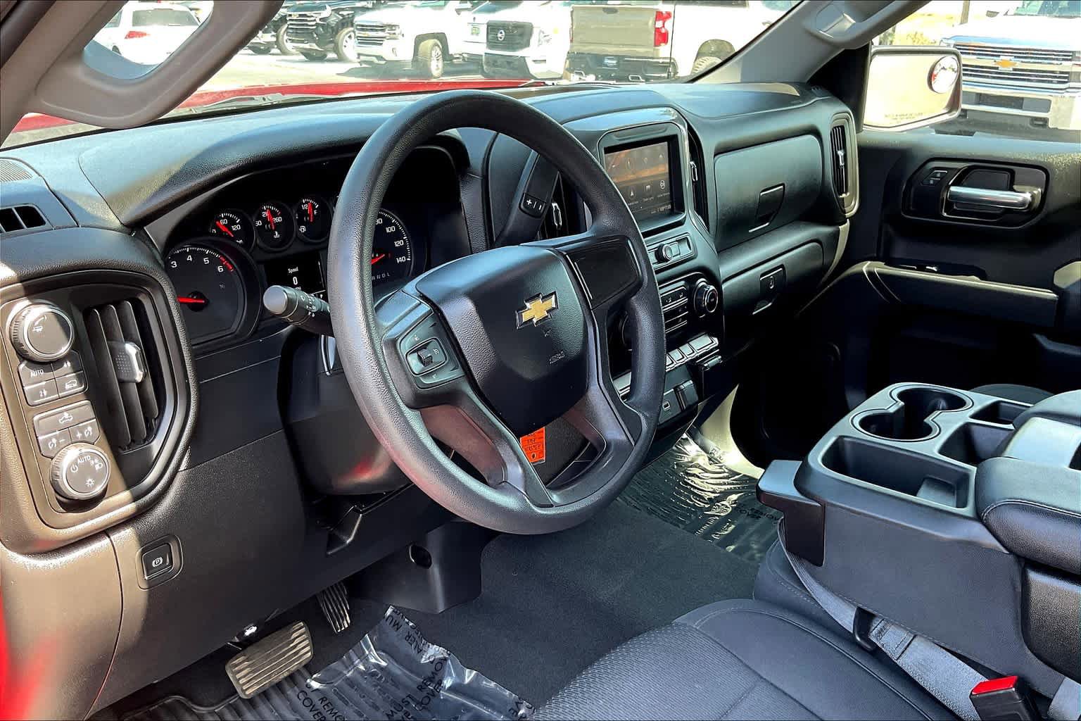 Used 2020 Chevrolet Silverado 1500 Custom w/ Custom Value Package AWD/4WD image 15