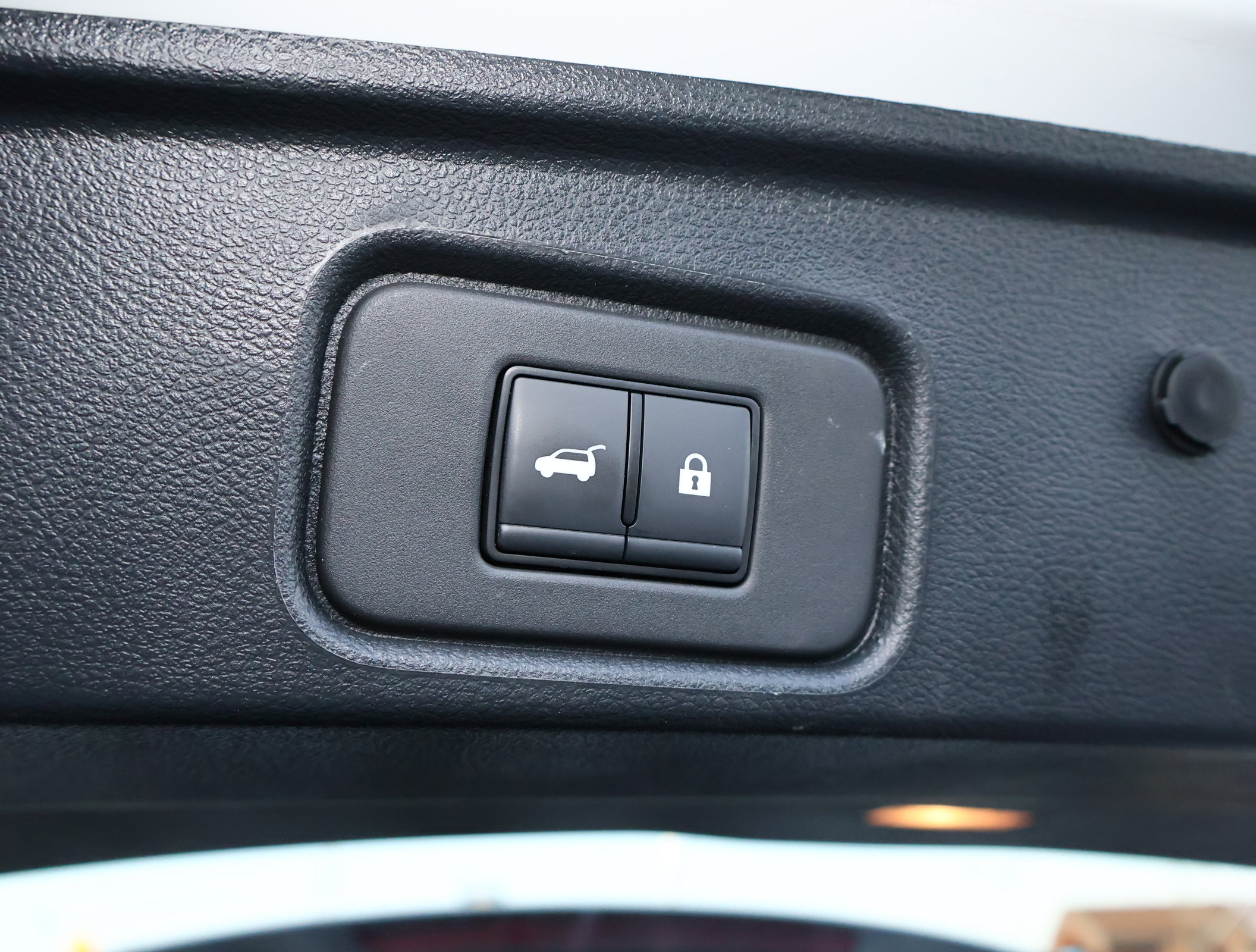 Used 2024 Nissan Pathfinder SV w/ SV Premium Package FWD image 27