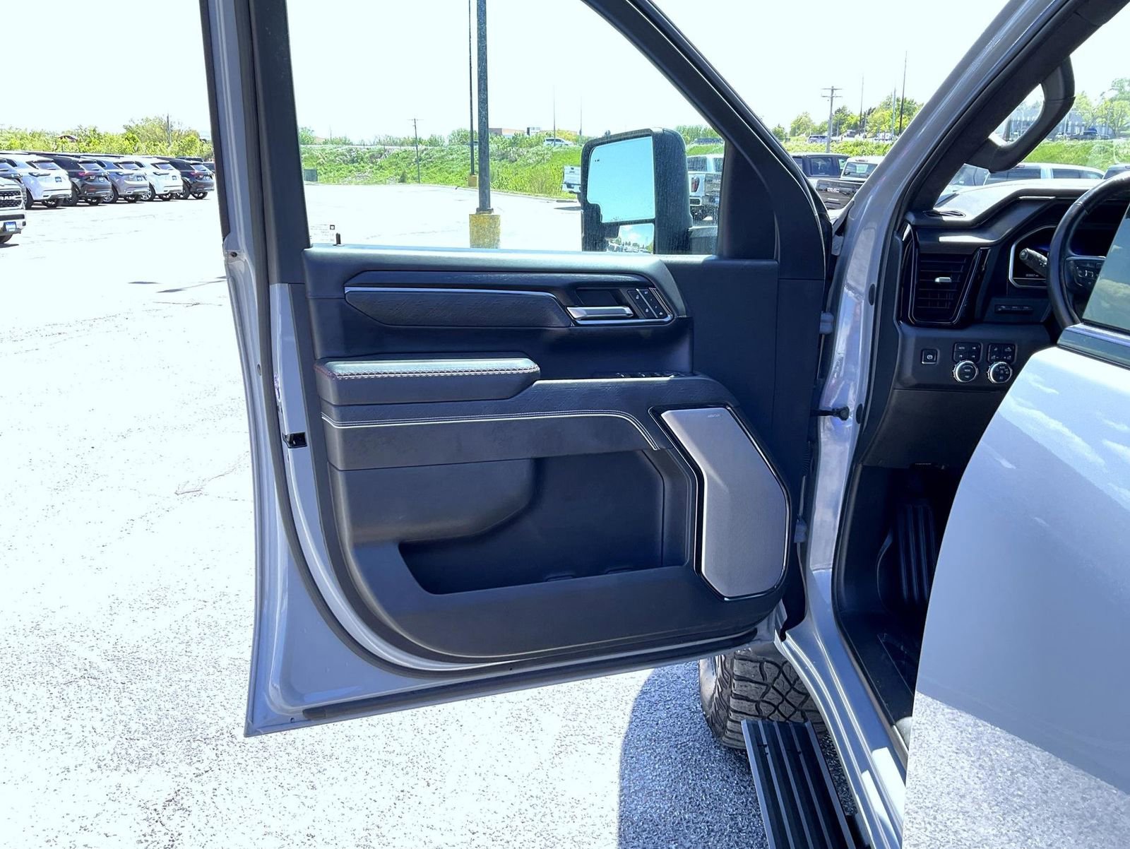 Certified 2024 GMC Sierra 2500 AT4X AWD/4WD image 9