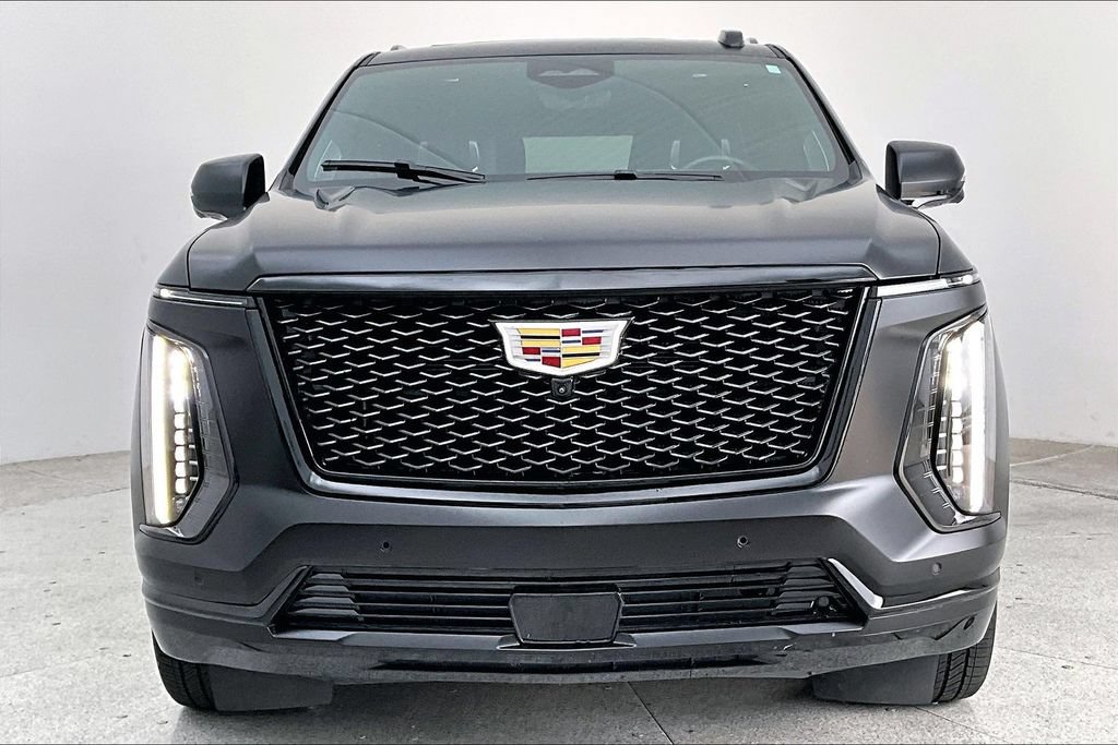 Used 2025 Cadillac Escalade Sport Platinum AWD/4WD image 3
