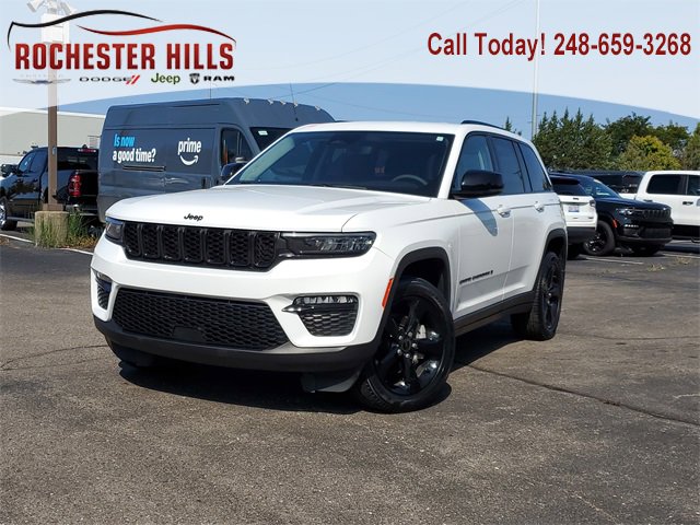 Used 2023 Jeep Grand Cherokee Limited w/ Black Appearance Package