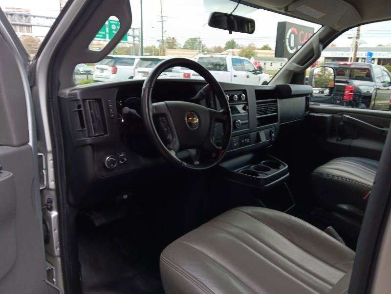 Used 2020 Chevrolet Express 3500 w/ Driver Convenience Package image 23