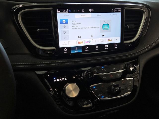 New 2026 Chrysler Pacifica Select image 19