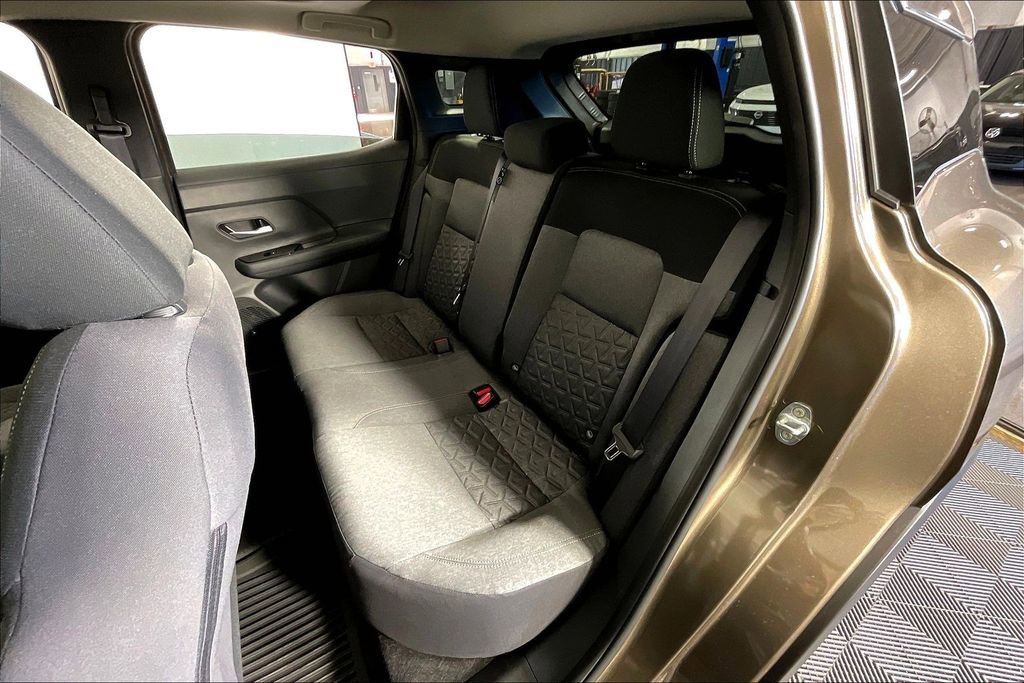 New 2026 Nissan Kicks SV w/ SV Premium Package image 15