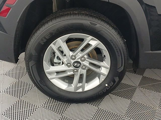 Used 2025 Hyundai Tucson SE image 23