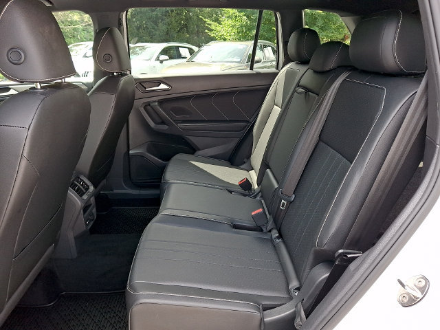 Used 2022 Volkswagen Tiguan SE R-Line AWD/4WD image 10