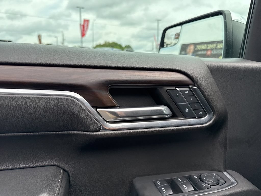 Used 2024 GMC Sierra 1500 SLT AWD/4WD image 12