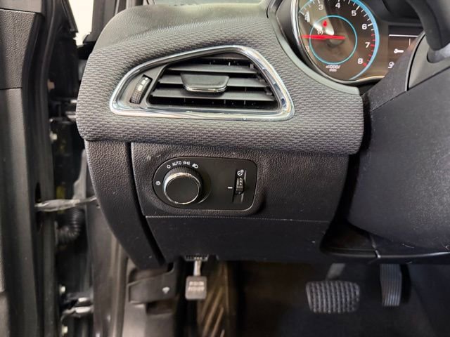 Used 2017 Chevrolet Cruze LT FWD image 17