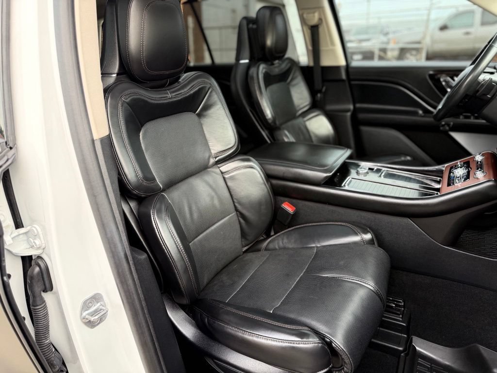 Used 2021 Lincoln Aviator Reserve w/ Equipment Group 202A AWD/4WD image 32