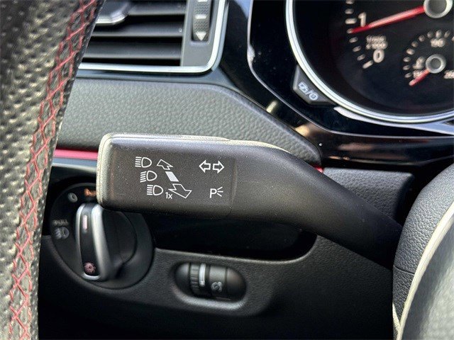 Used 2015 Volkswagen Jetta GLI SEL image 27