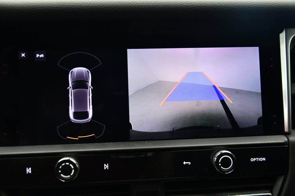 Certified 2023 Porsche Macan AWD/4WD image 28