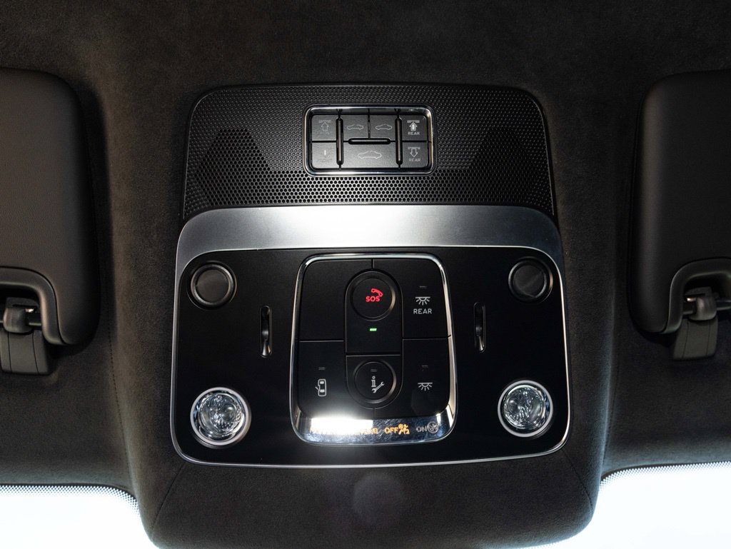 Used 2025 Bentley Flying Spur Plug-In Hybrid AWD/4WD image 48