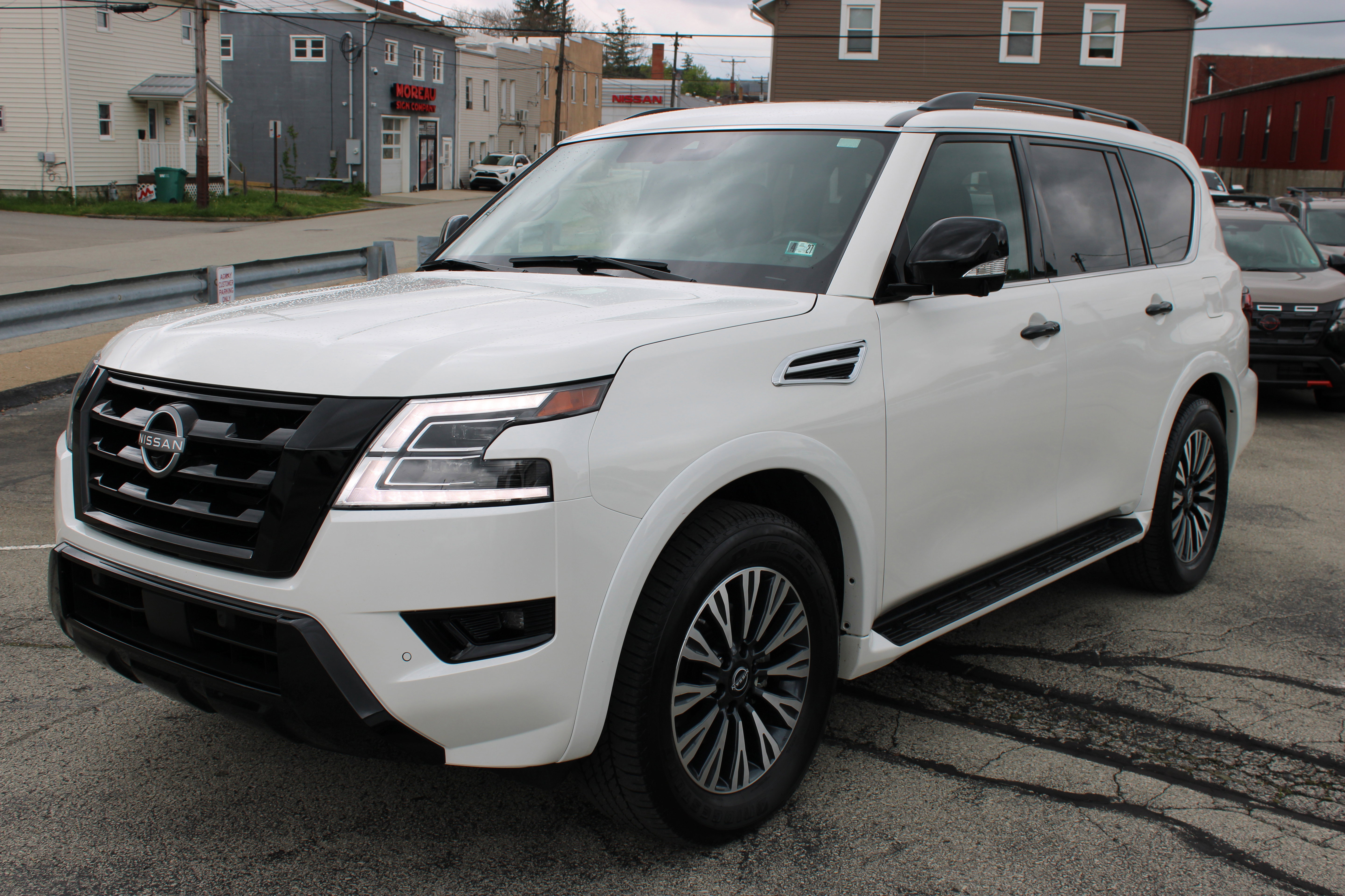 Certified 2023 Nissan Armada SL w/ Midnight Edition Package AWD/4WD image 1