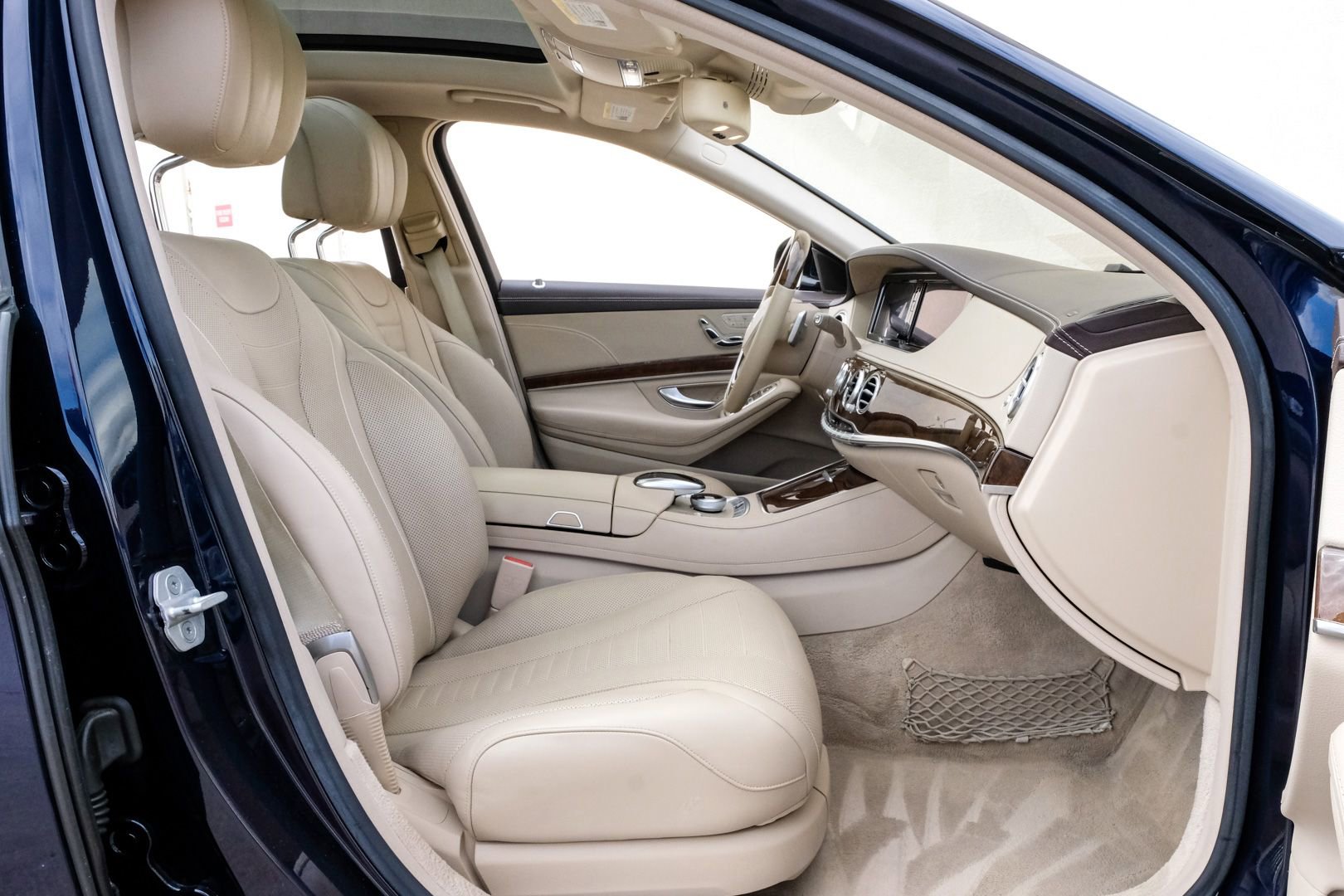 Used 2015 Mercedes-Benz S 550 Sedan w/ Sport Package image 34