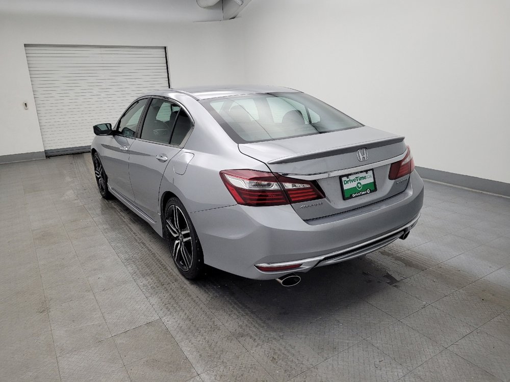 Used 2017 Honda Accord Sport image 5