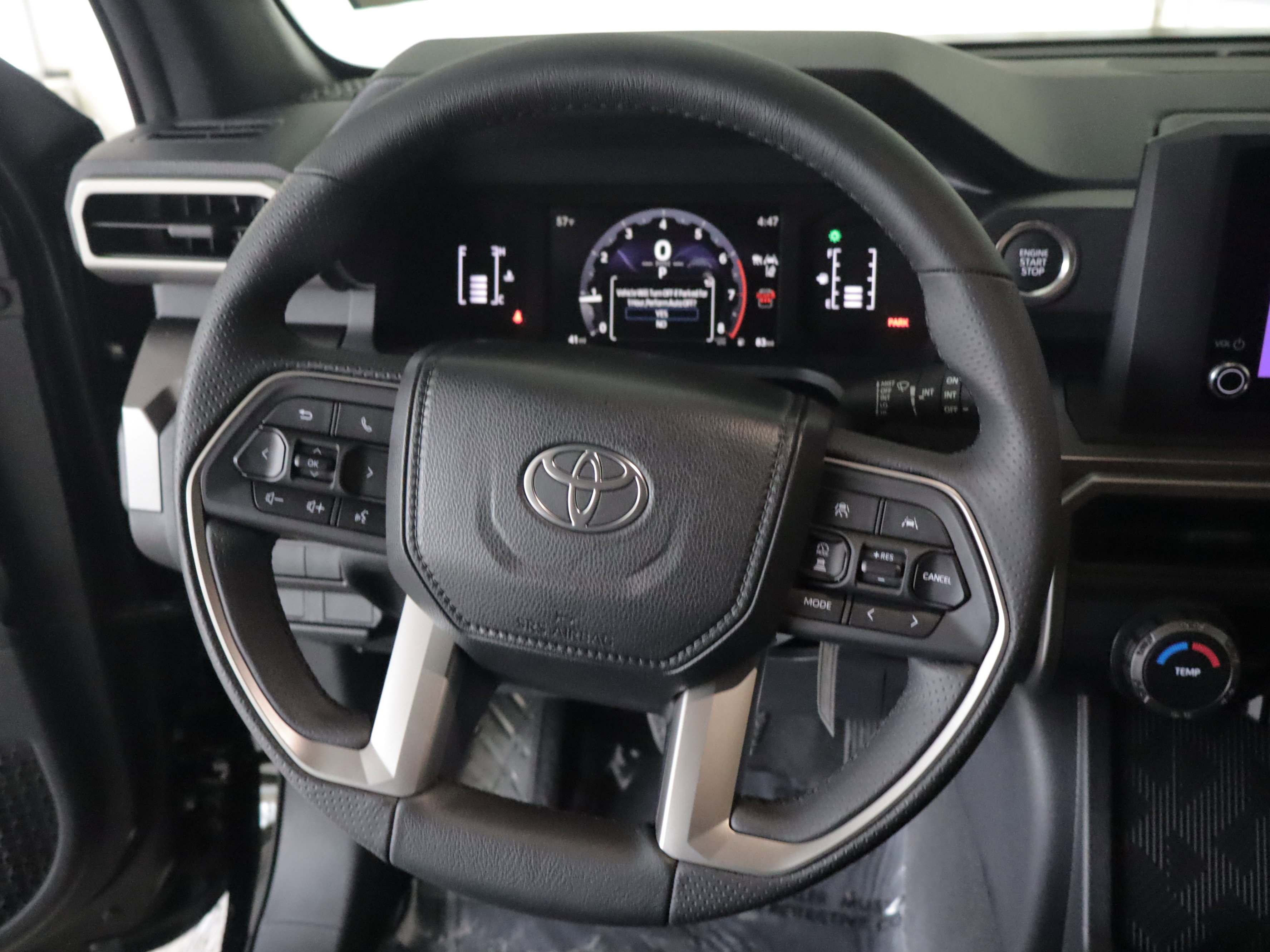 Used 2025 Toyota 4Runner SR5 AWD/4WD image 11