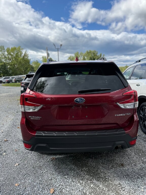Used 2023 Subaru Forester Premium image 6