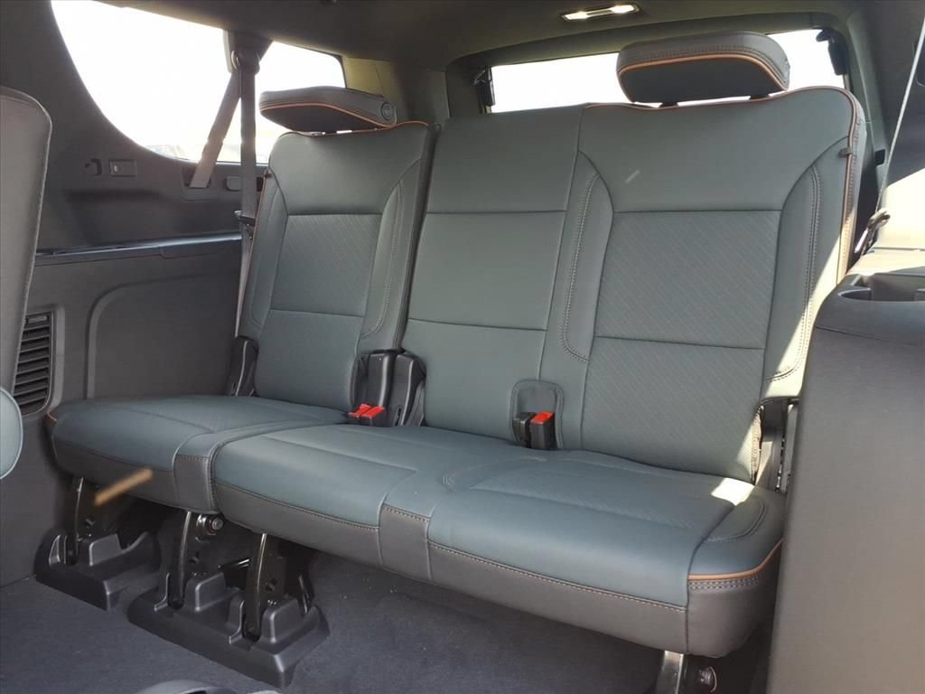 New 2026 GMC Yukon XL AT4 w/ AT4 Premium Plus Package AWD/4WD image 15