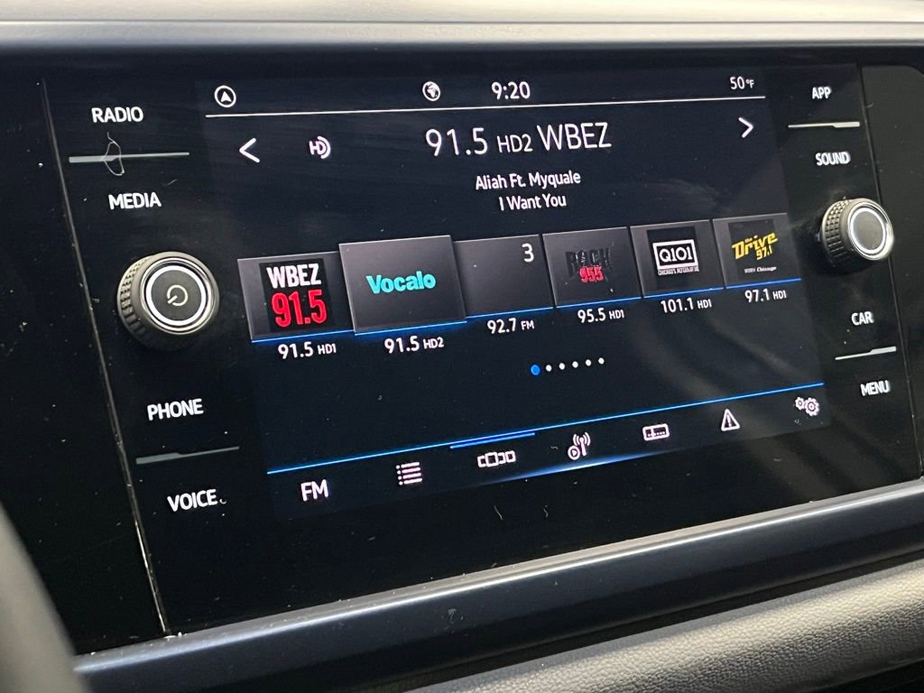 Certified 2023 Volkswagen Taos SE w/ Panoramic Sunroof Package image 27