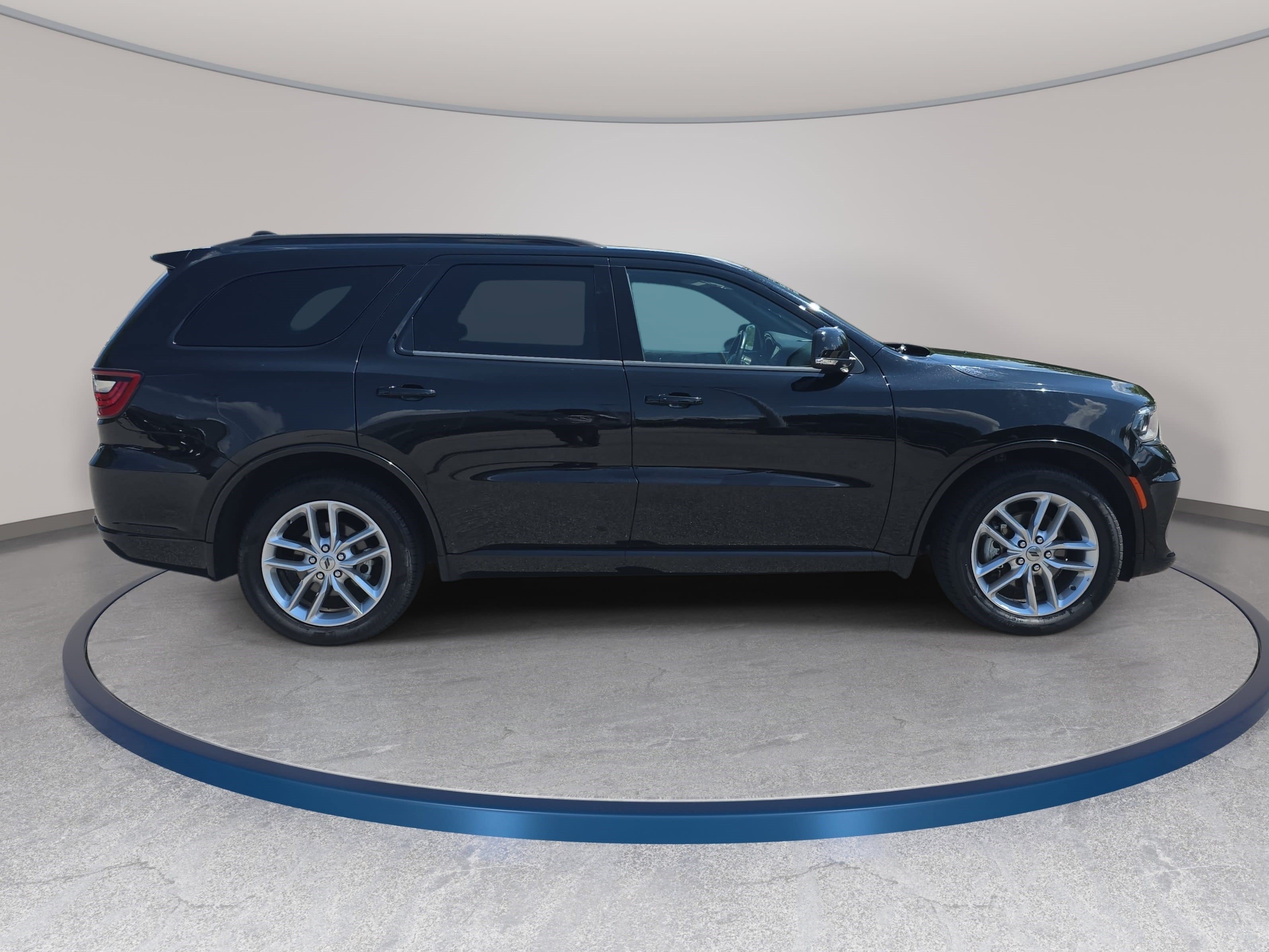 Used 2024 Dodge Durango GT RWD image 4