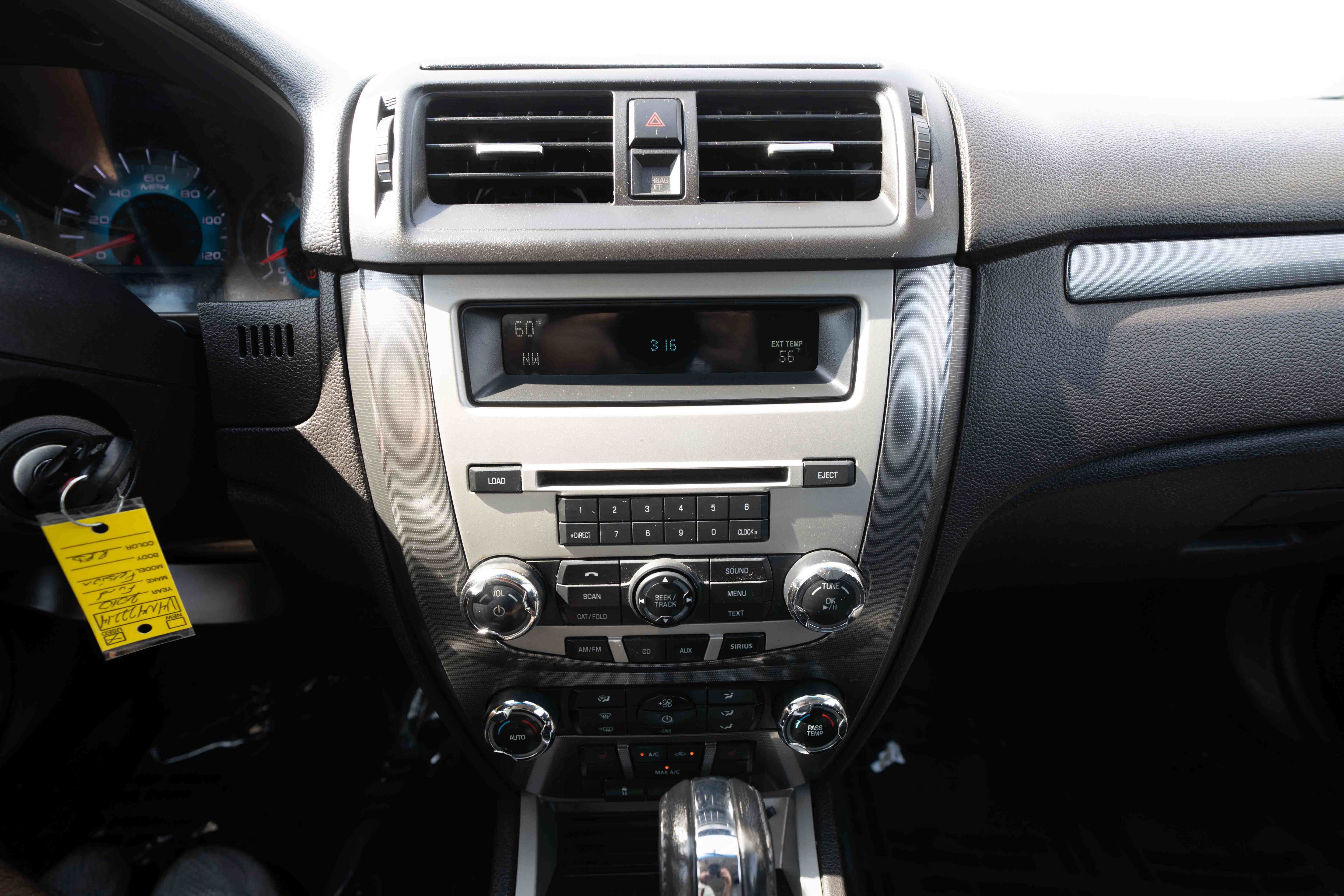 Used 2010 Ford Fusion SEL image 16