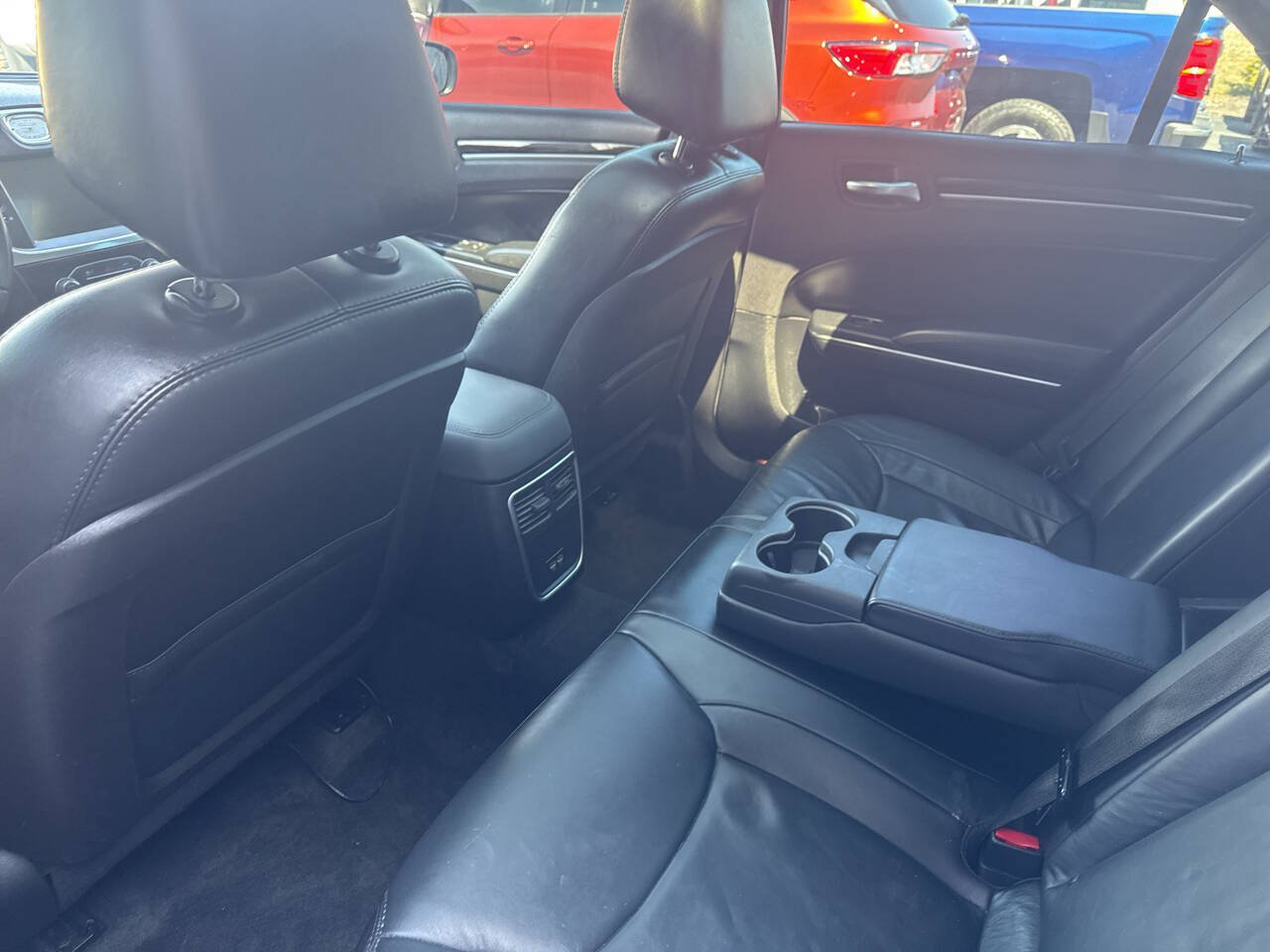 Used 2015 Chrysler 300 Limited RWD image 19