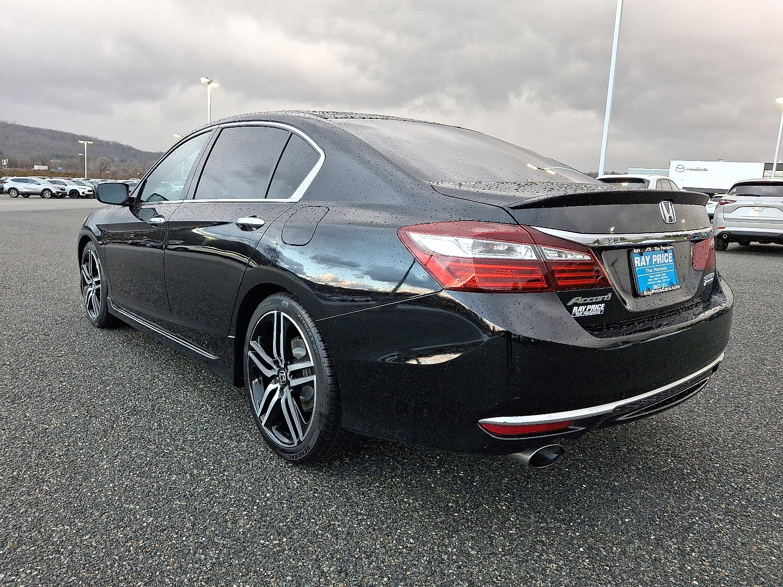Used 2017 Honda Accord Sport Special Edition image 4