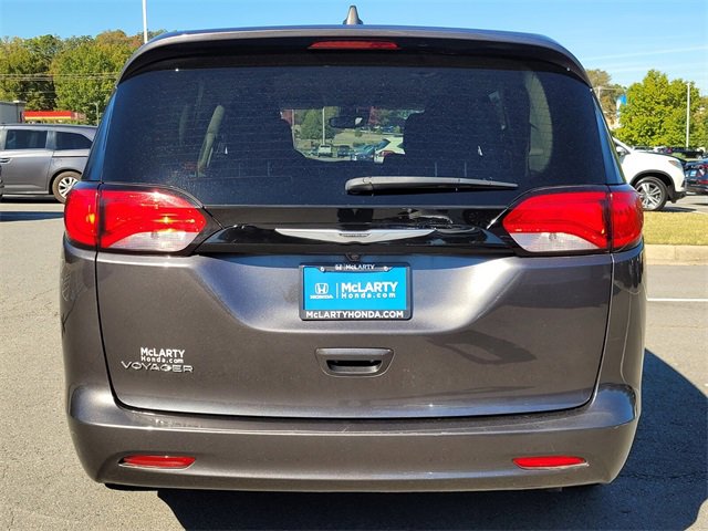 Used 2023 Chrysler Voyager LX image 6