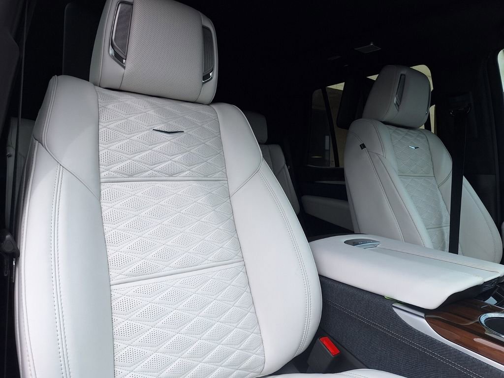 New 2026 Cadillac Escalade Platinum Luxury w/ LPO, Radiant Package image 30