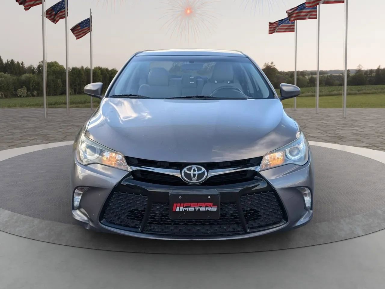 Used 2017 Toyota Camry SE image 2