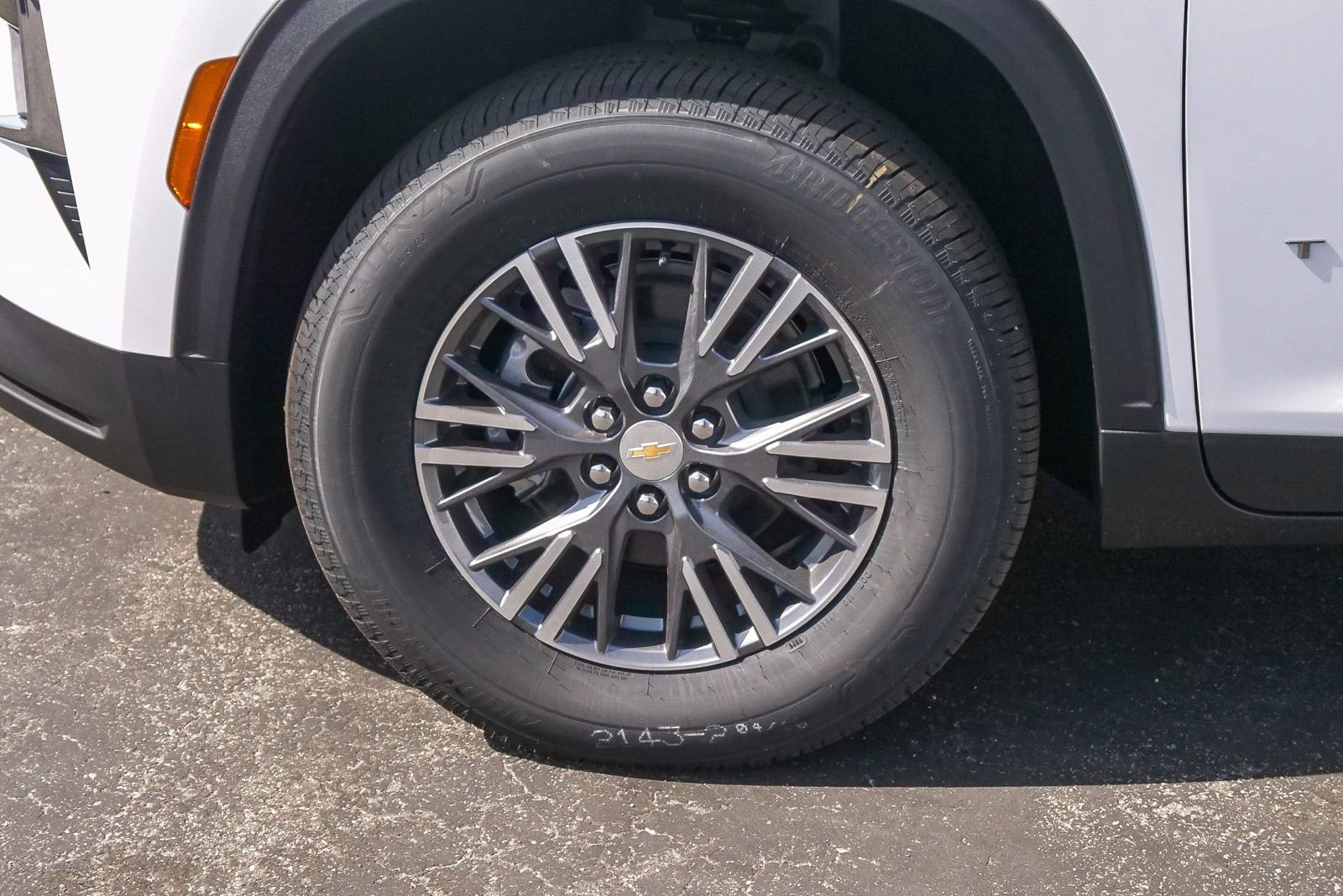 New 2026 Chevrolet Traverse LT w/ Driver Confidence Package FWD image 5
