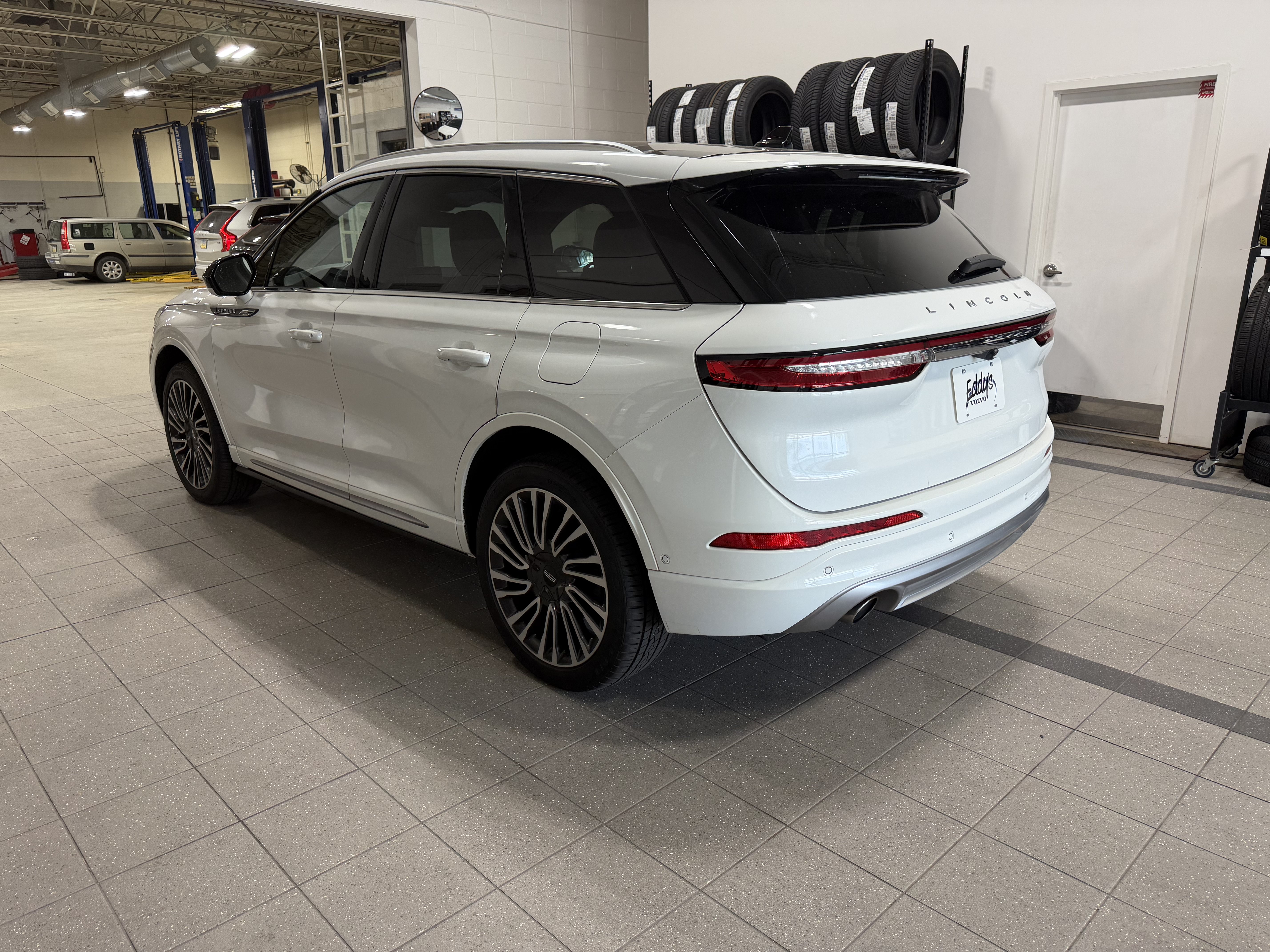 Used 2022 Lincoln Corsair AWD w/ Premium Package image 6