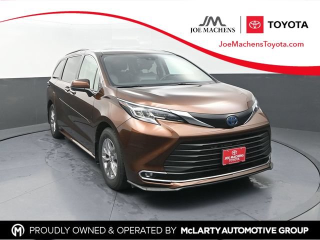 Certified 2022 Toyota Sienna XLE w/ XLE Plus Package