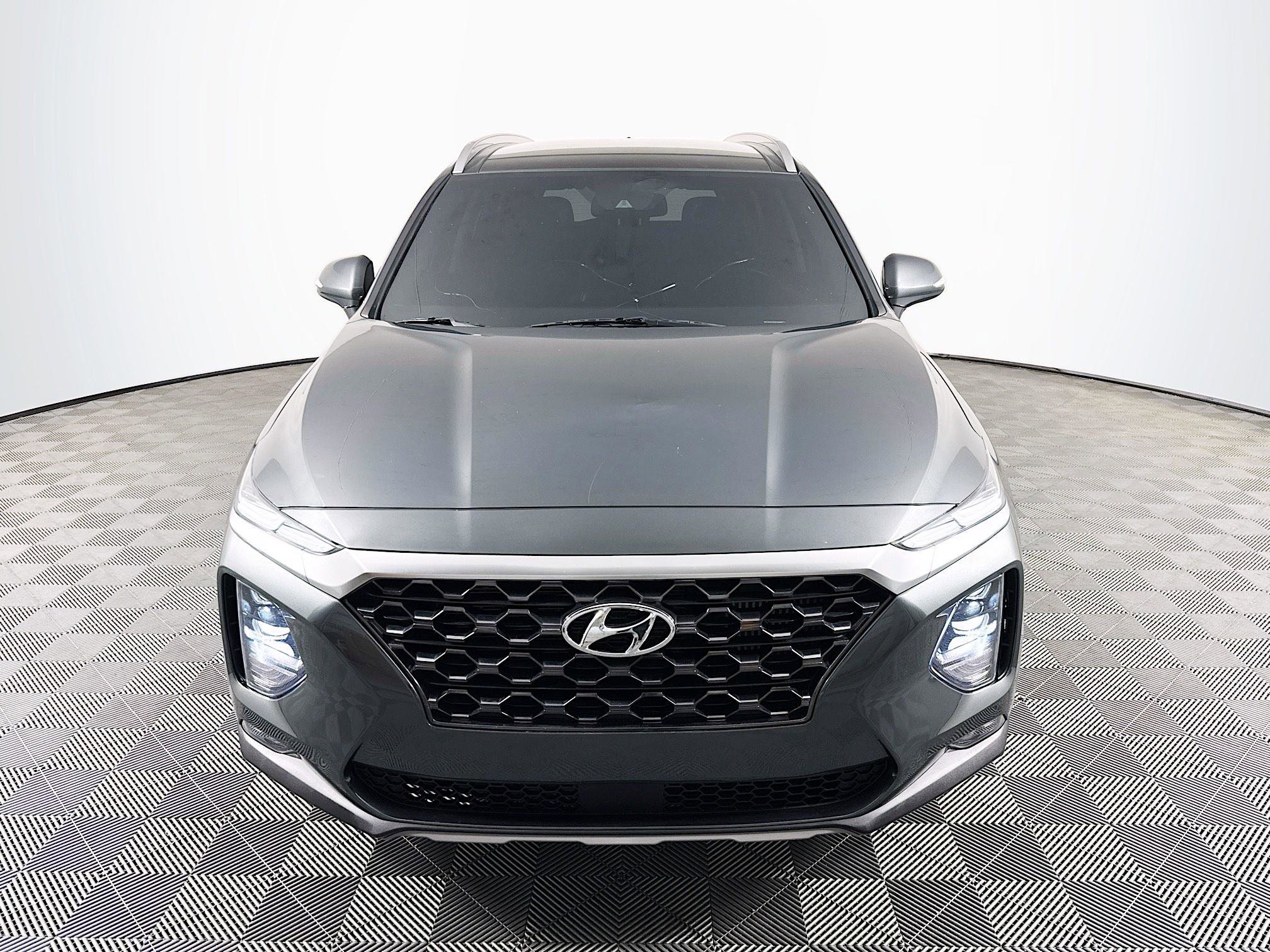 Used 2020 Hyundai Santa Fe SEL FWD image 2