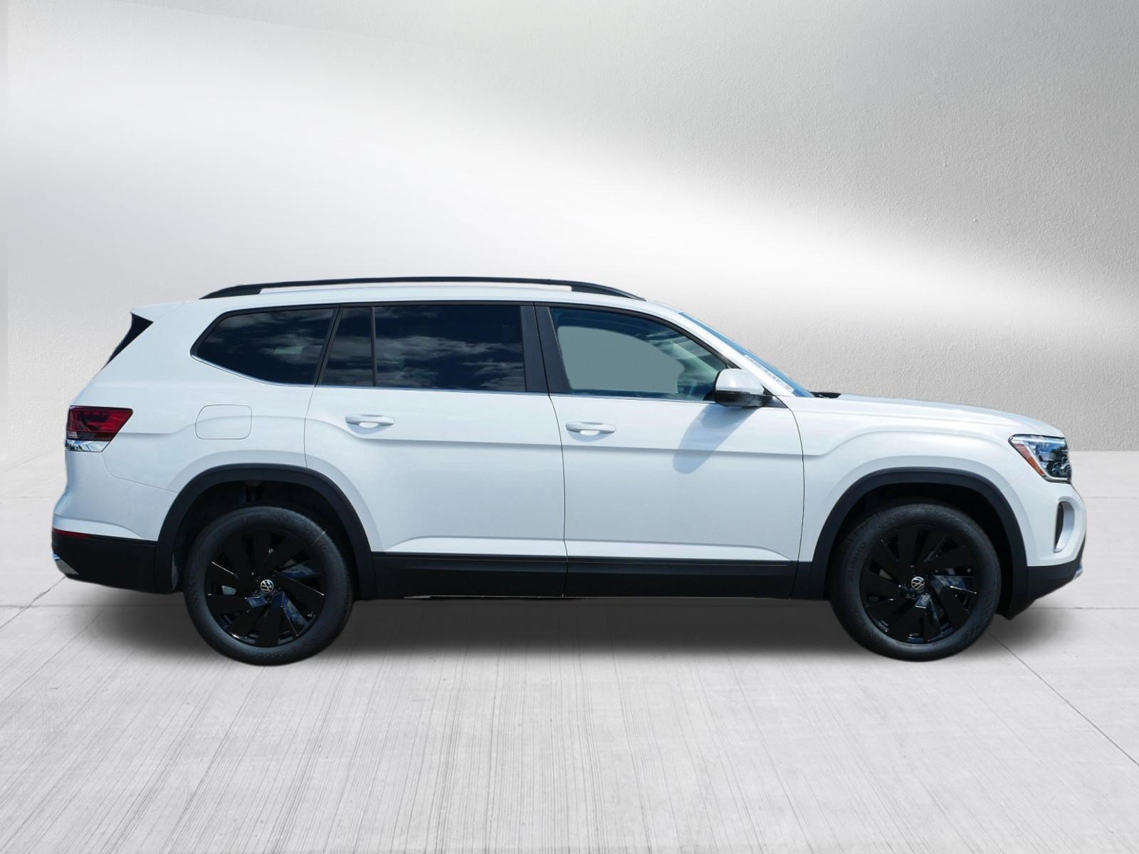 New 2026 Volkswagen Atlas SE AWD/4WD image 2